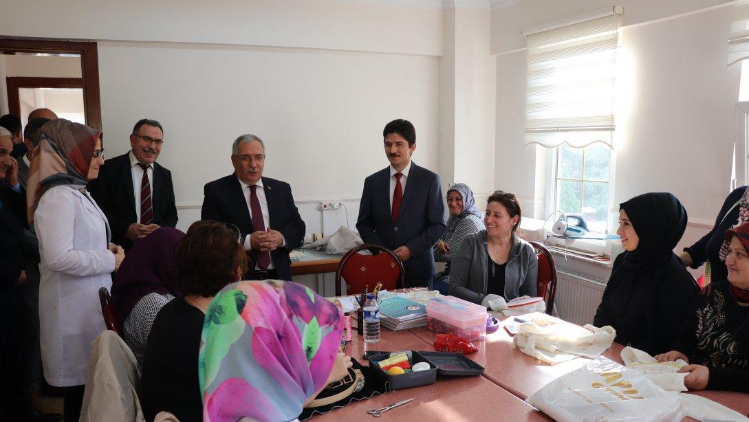Sayın Valimiz Ahmet Hamdi NAYİR' DEN Serdivan Halk Eğitim Merkezine Ziyaret