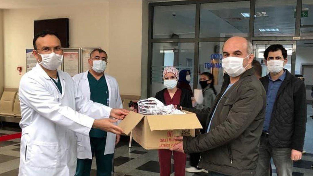 Mehmet Zumra Kuş Ortaokulu'ndan Sağlık Çalışanlarına Jest