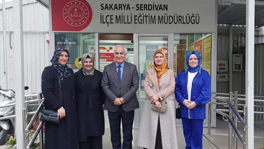 AK Parti Kadın Kollarından Öğretmenler Günü Ziyareti