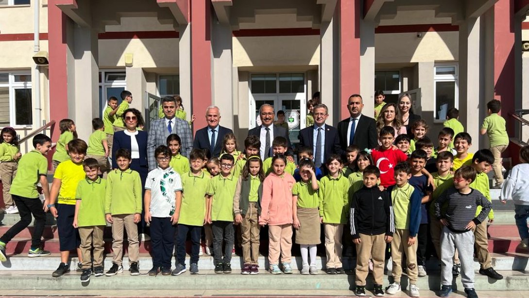 Kaymakamımız Sayın Ali Candan İlçemiz Bahçelievler Gazi İlkokulunu Ziyaret Etti.